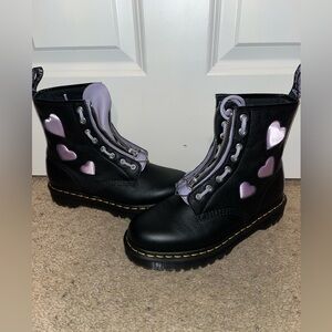 1460 Zip Heart Dr Martens women’s boots 9